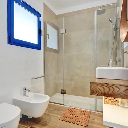 Villa Giuliana En El Centro De A 5 Minutos A Pie De La Playa